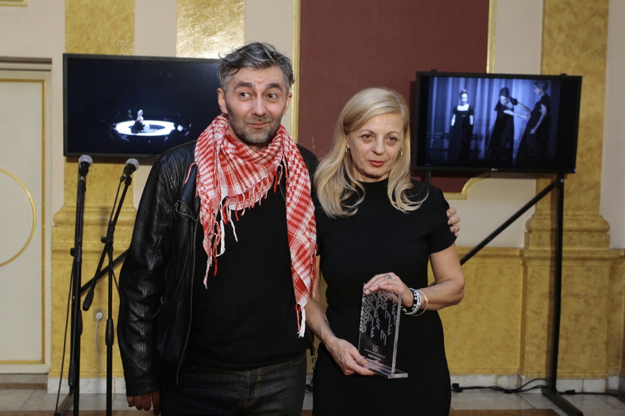 Zlatni lovorov vijenac za doprinos umjetnosti teatra dodijeljena Pandur.Theaters