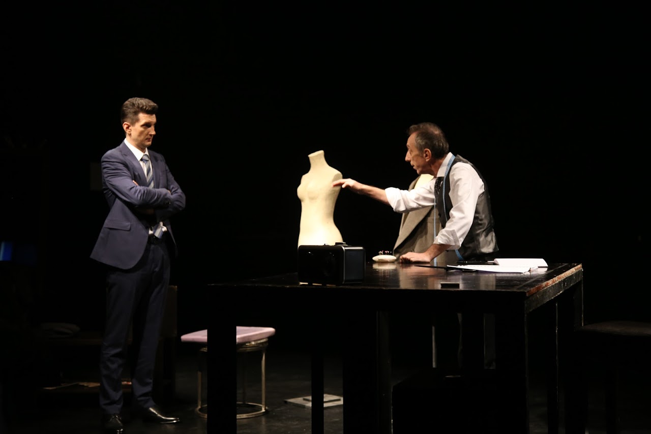 PREDSTAVA „SAVRŠEN KROJ“ U SUBOTU NA SCENI SARTR-a