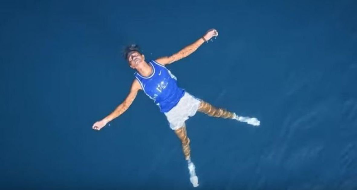 Dubioza kolektiv & Dino Dvornik “Treba mi zraka”