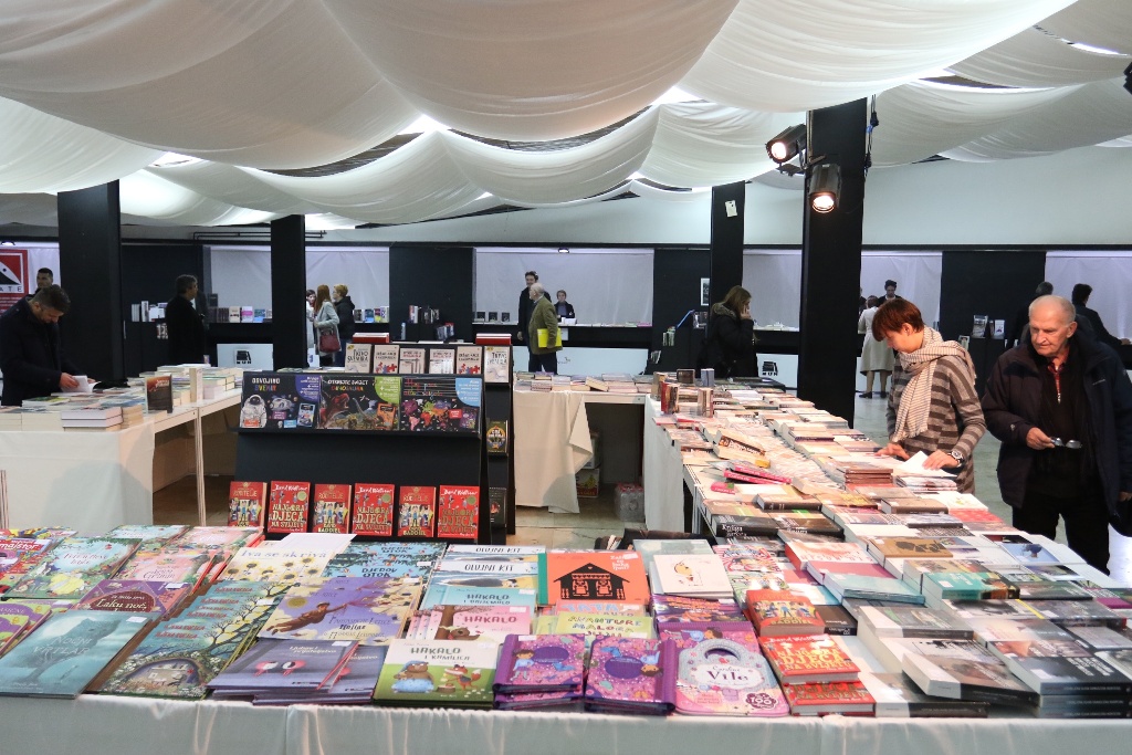 Završen Prvi Sajam izdavača/nakladnika BiH “Knjige u nišama“