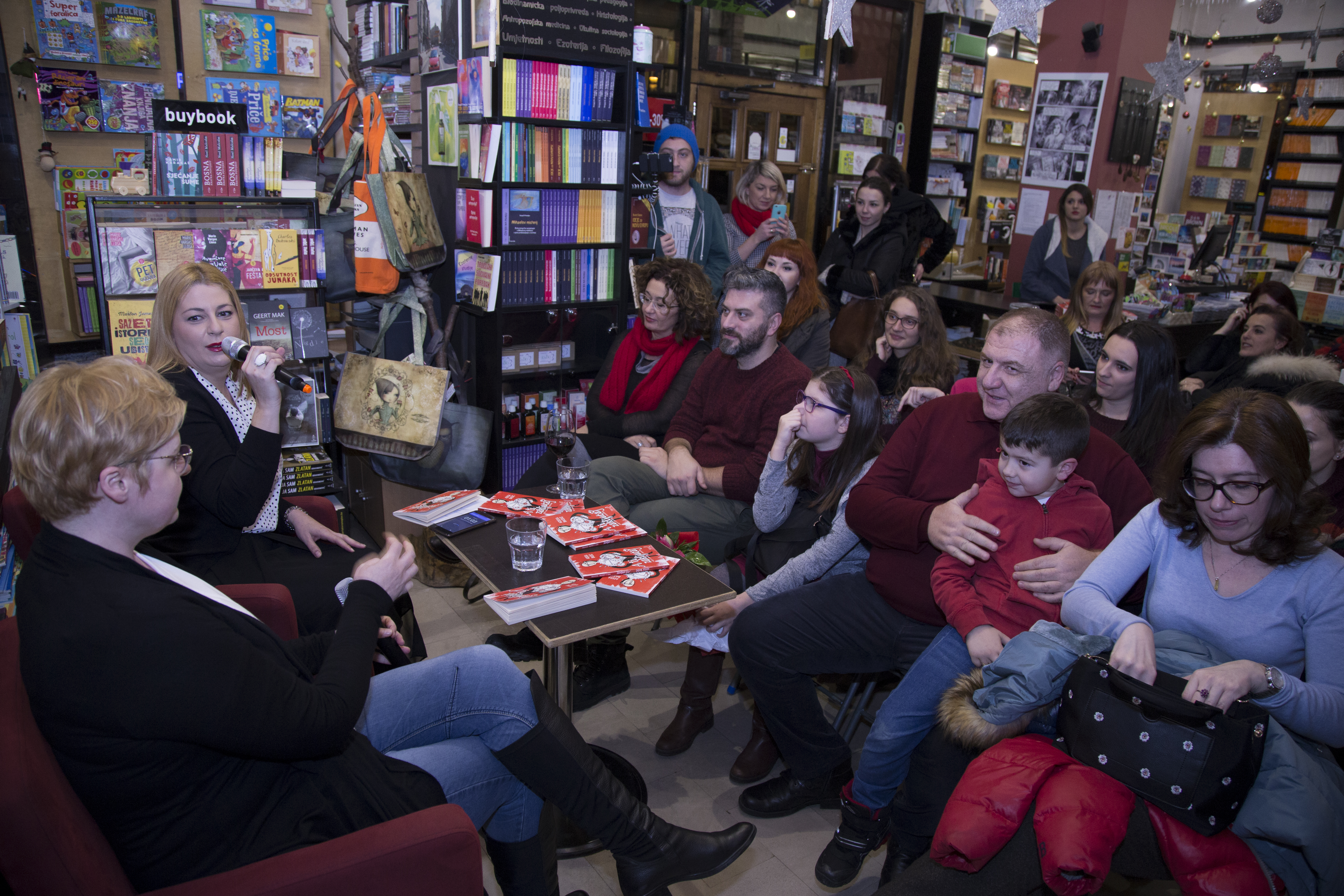 U Buybooku promovisana knjiga priča „A ti zaključaj“ Adise Bašić