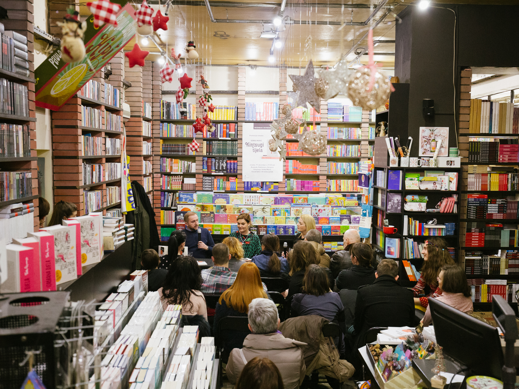 U Buybooku promovisan roman “Kintsugi tijela” Senke Marić