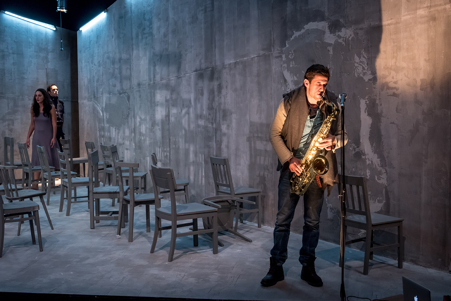 Novi termini igranja predstave “Nigdje nikog nemam”