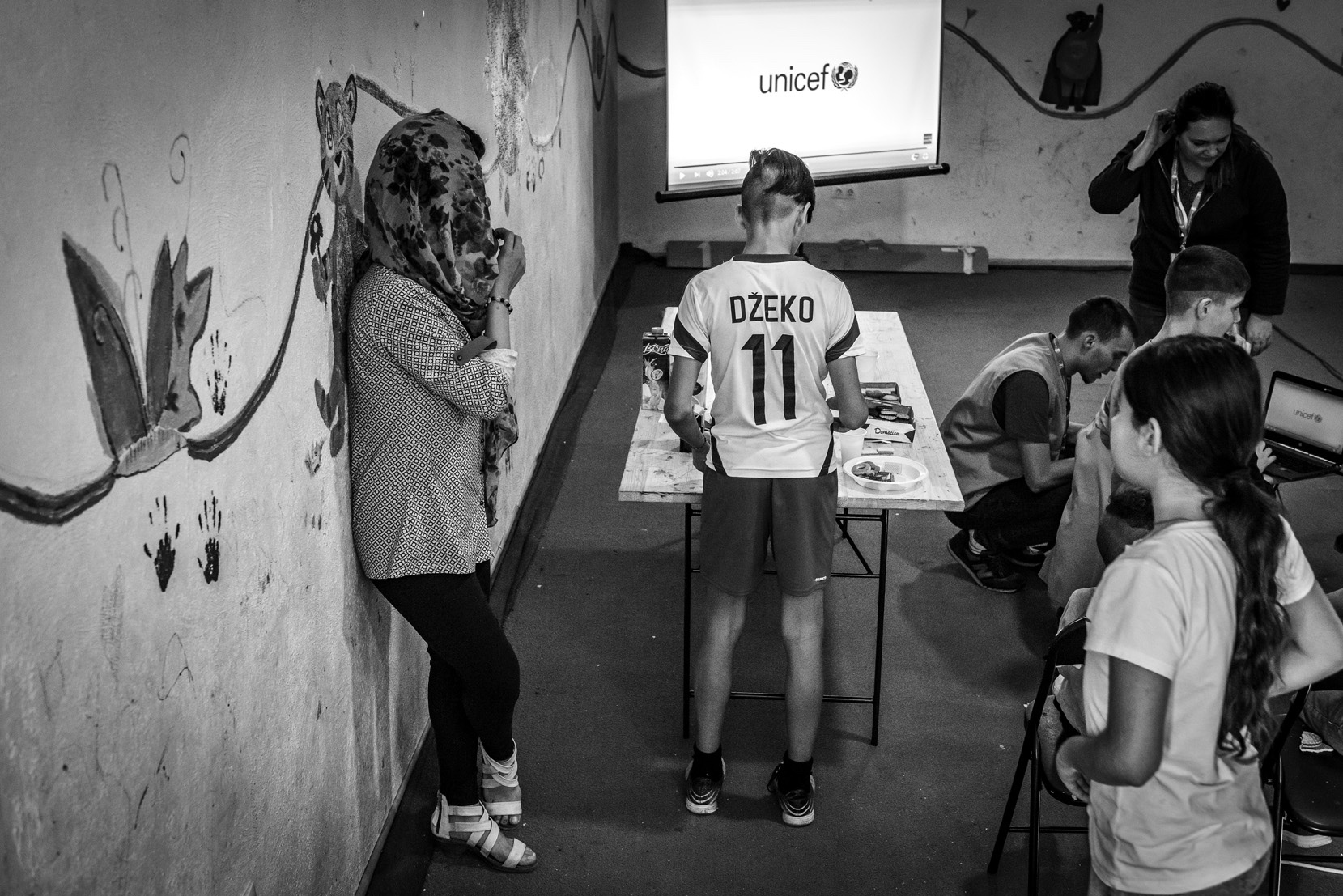 Pogledajte izložbu “Migrant Abas – dječak s privremenom adresom”, fotografa Velije Hasanbegovića.