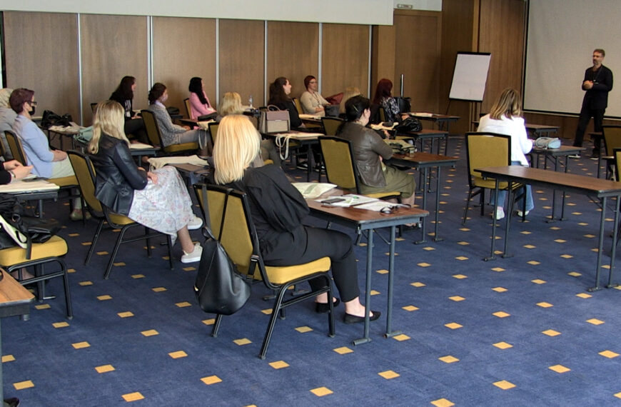 Na Grani Zelenoj – Maternji jezik, funkcija i potreba ozbiljne obrazovne reforme