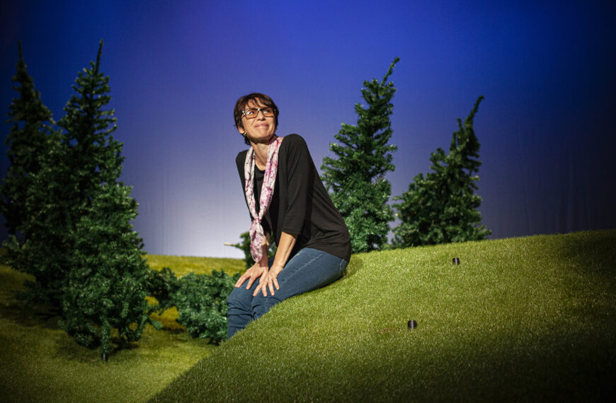 Modul Memorije 2021: U subotu gostovanje teatarske predstave “Kao da je neko još uvijek u šumi”