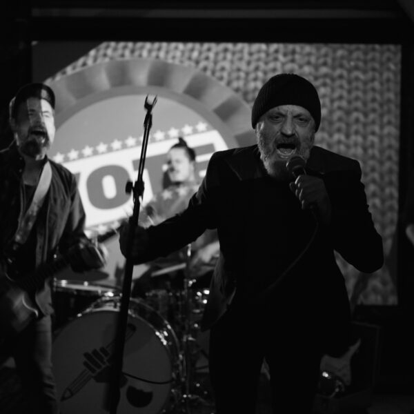 Mile Kekin se uozbiljio: Nakon viralne zaje…zezancije, stiže “Neispravni vokalist”